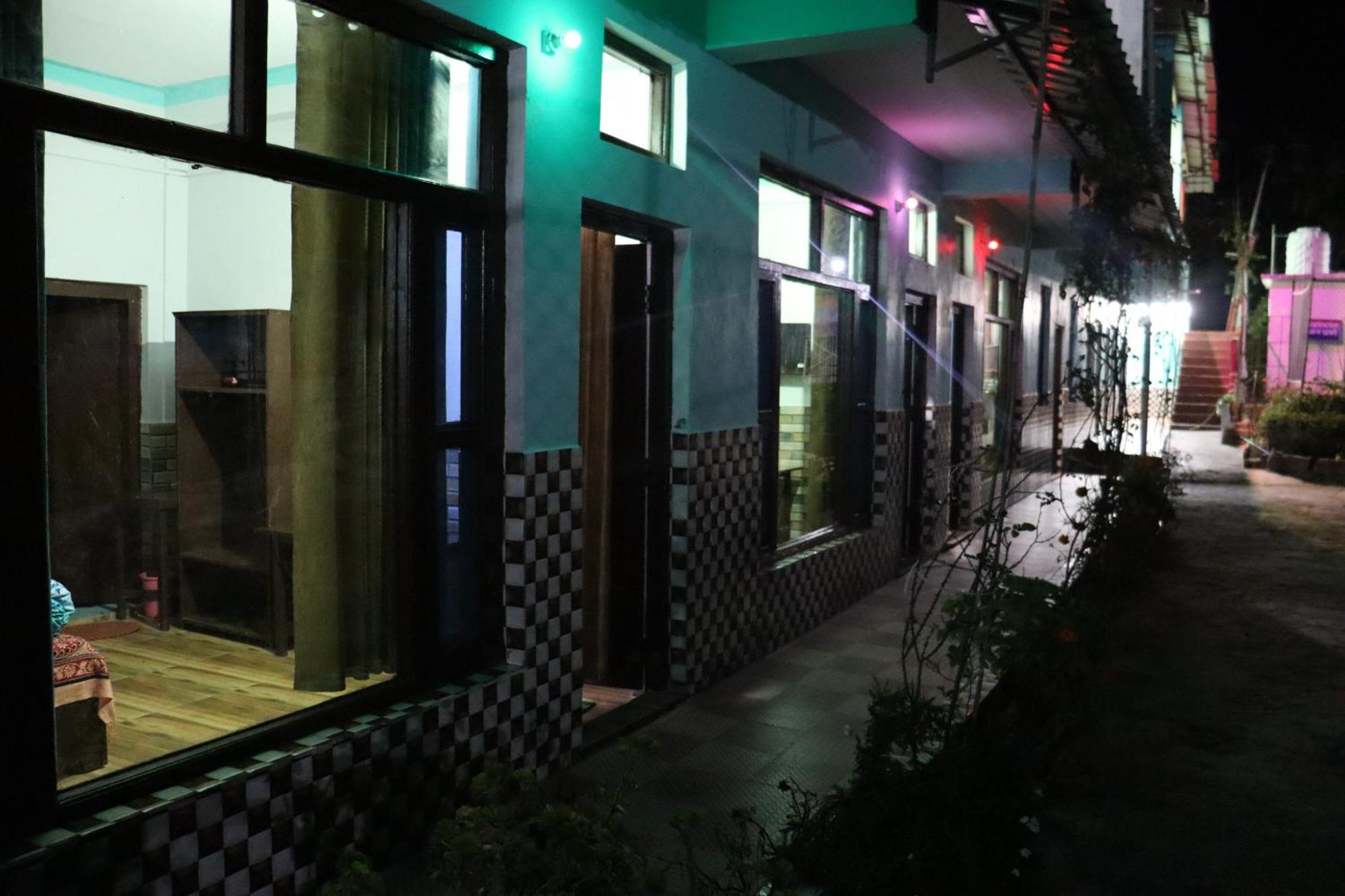 Shanti Home Stay Chaukori Экстерьер фото